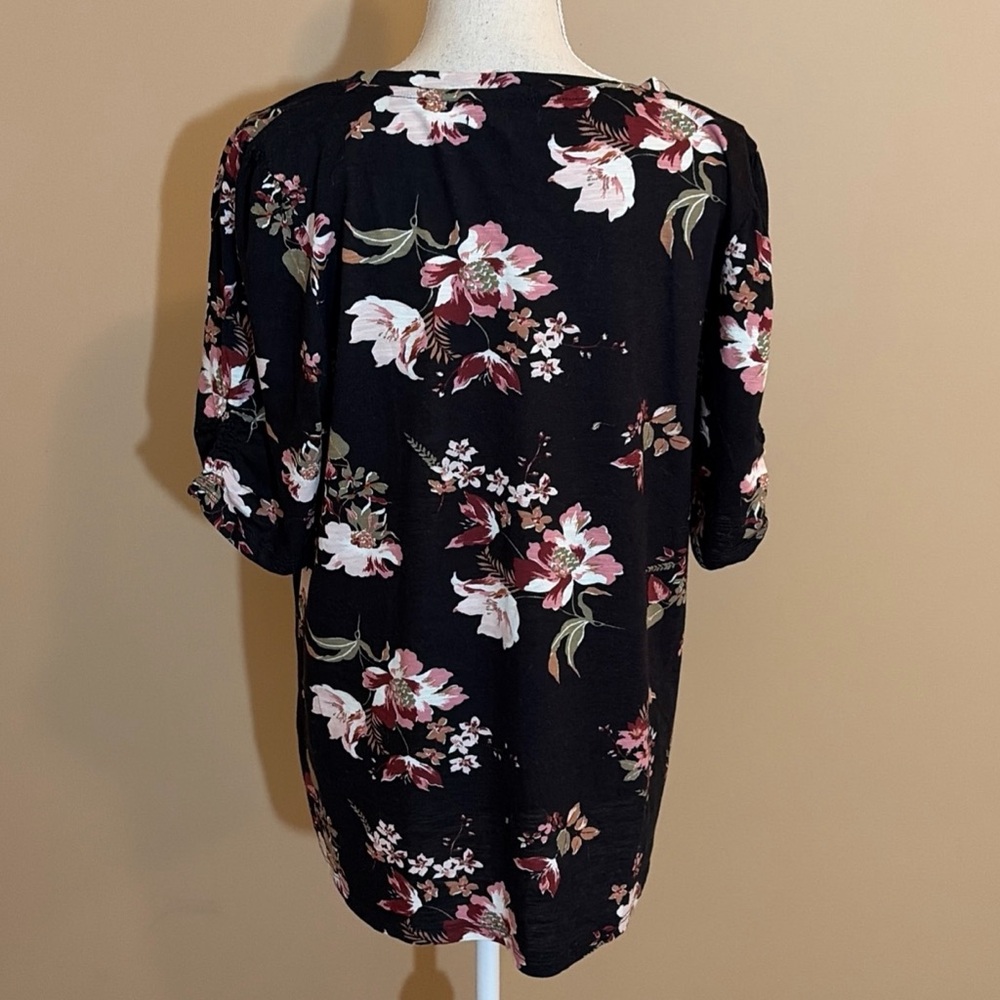 Maurices Black Floral Short Puff Sleeve Tee XXL - Picture 4 of 6